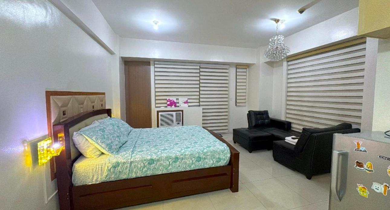 Two Palm Tree Villas Pasay Exterior photo