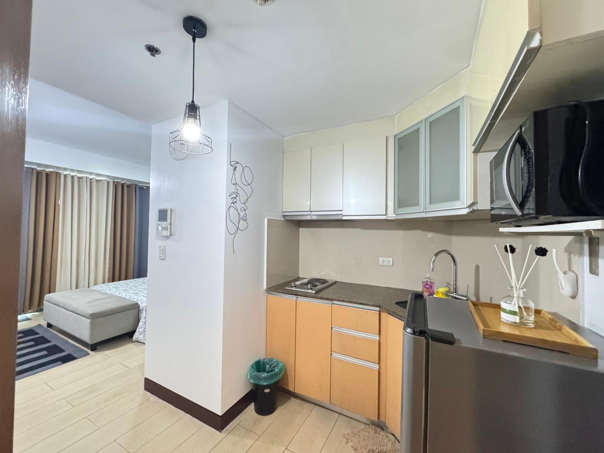 Two Palm Tree Villas Pasay Exterior photo